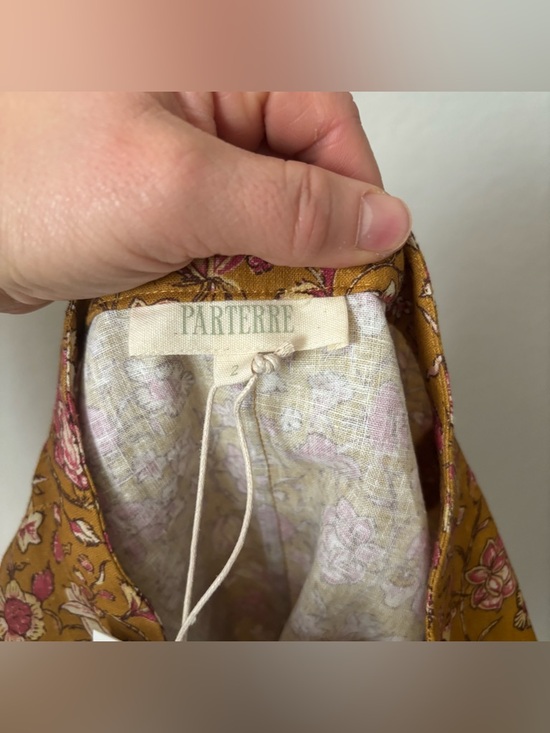 Parterre Bryce Marigold Daphne Button Down Floral Linen Blend Top Blouse — image 8 of 8